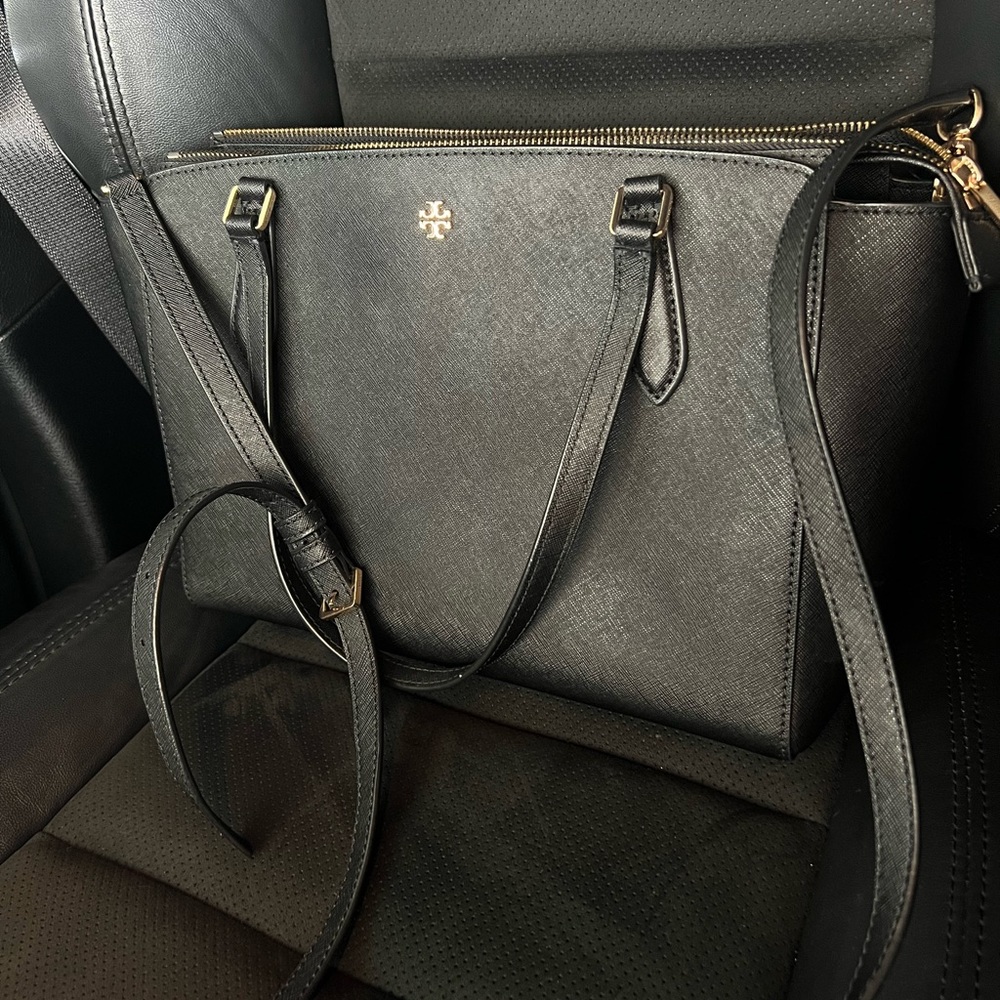Black crossbody Tory burch